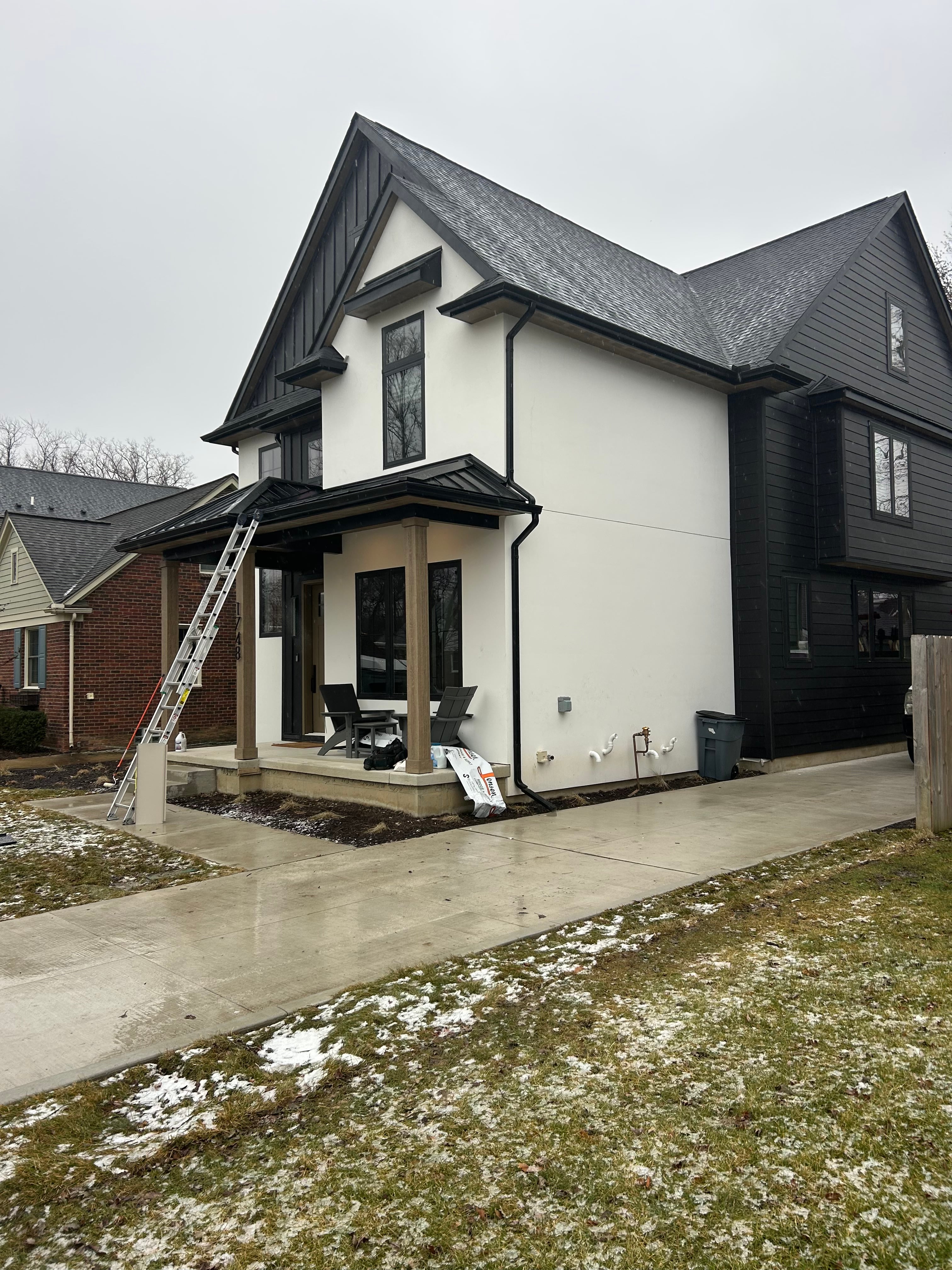 Standing Seam Metal Roof : Modern Home Exterior